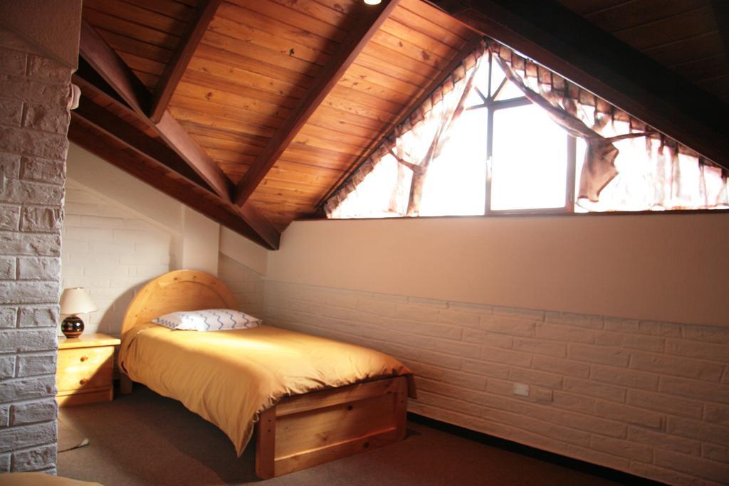 Apartamentos Los Quipus Quito Oda fotoğraf