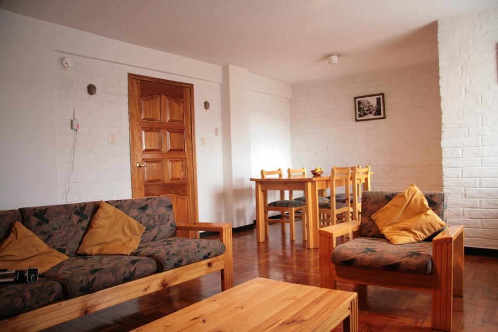 Apartamentos Los Quipus Quito Oda fotoğraf