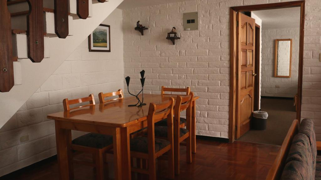 Apartamentos Los Quipus Quito Oda fotoğraf